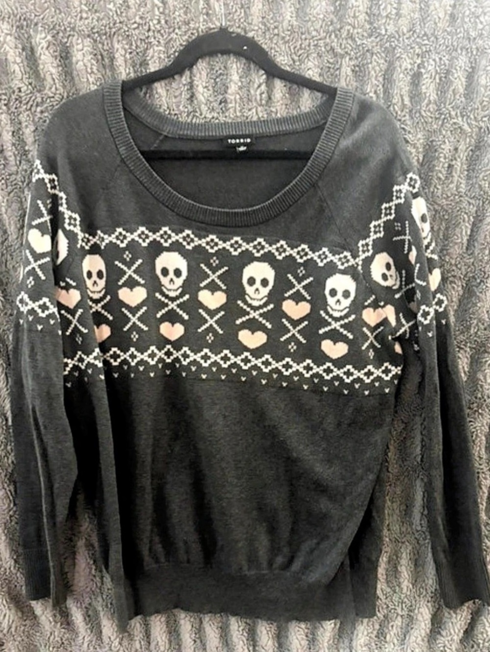Torrid Skull & Crossbones Crewneck Sweater in Black & Pink